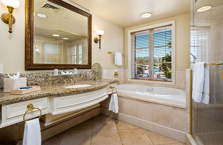 Carlton Suite